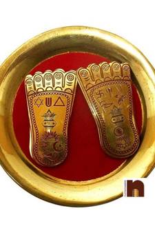 Shree Laxmi Charan Paduka in Plate (7 Cms) (1 Pc)