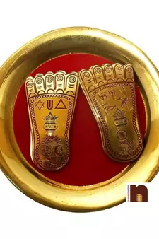 Shri Laxmi Charan Paduka In Plate For Laxmi Puja (8 Cms) (1 Pc)