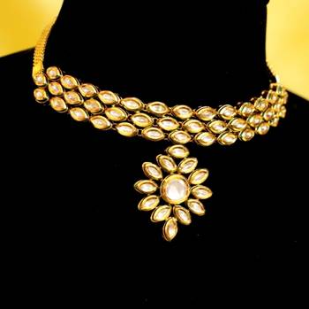 Elegant Kundan Choker Necklace Set 2