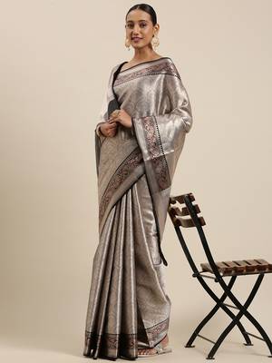 Silver woven kanchipuram silk saree with blouse 3