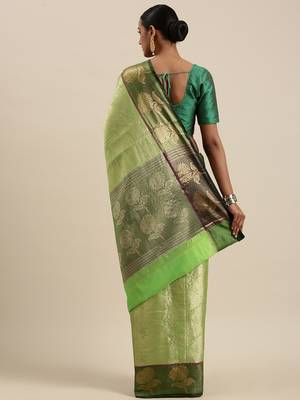 Green woven Faux kanchipuram silk saree with blouse 4