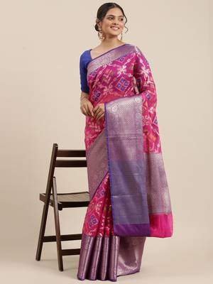 Magenta woven kanchipuram silk saree with blouse 3