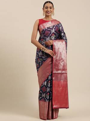 Blue woven kanchipuram silk blend saree with blouse 2