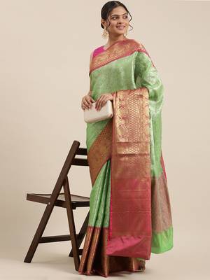 Green woven Faux kanchipuram silk saree with blouse 3