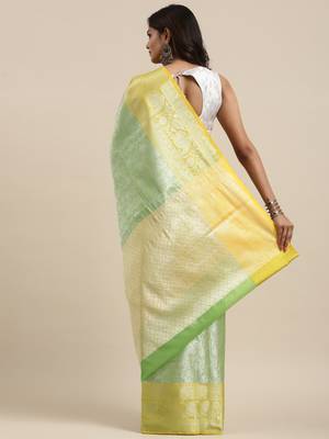 Green woven Faux kanchipuram silk saree with blouse 4