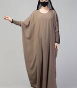 Free Size kaftan with long elasticated sleeves.