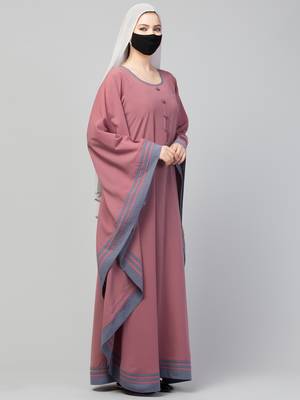 Elegant Kaftan Abaya with contrast striped borders. 4