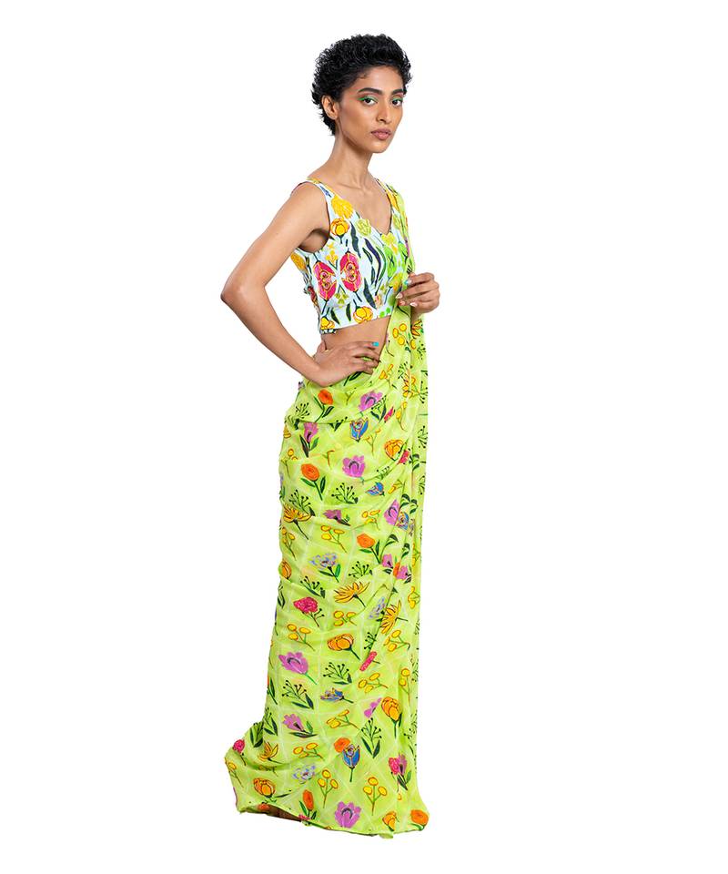 Green Crepe Plain Saree With Blouse