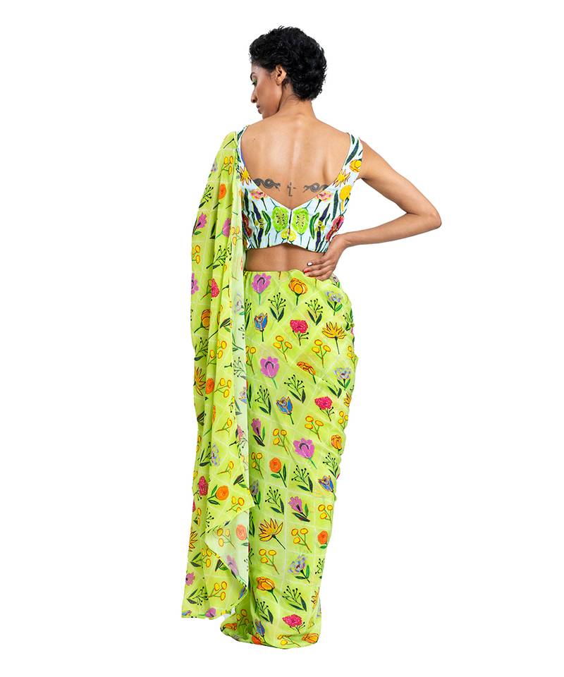 Green Crepe Plain Saree With Blouse