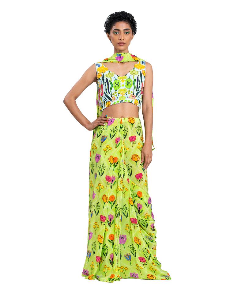 Green Crepe Plain Saree With Blouse