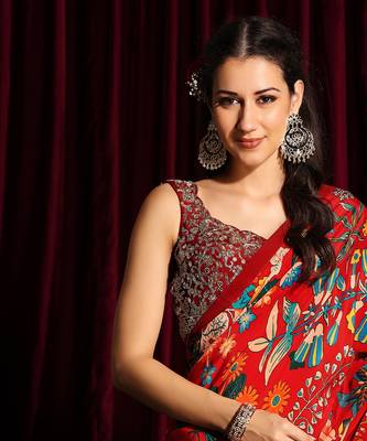 Red Crepe Saree With Blouse 4