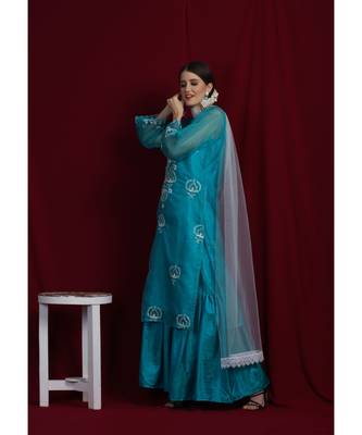 Organza green chikankari kurti with white and golden detailing 1