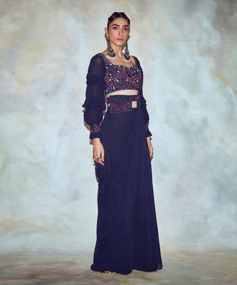 Dark Blue Leaf Embroidered Saree Set 2