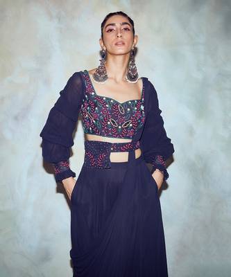 Dark Blue Leaf Embroidered Saree Set 3