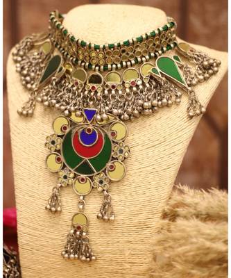 Golden Emery Necklace 2