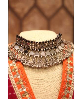 Silver Lakisha Necklace 1