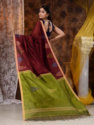 Maroon hand woven art silk saree with blouse 3