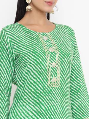 Green printed rayon kurtas-and-kurtis 5