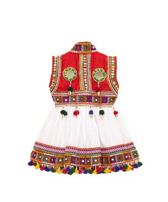 Banjara India Sleeveless Mirror Work Embroidered Kedia Set - White (KD-BGD-White) 3