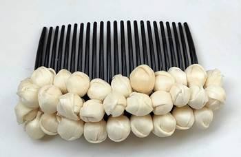 White hair-accessories 2