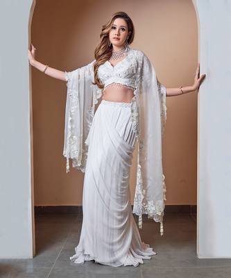 Floral Machine Work Blouse, Paired With Skirt And Dupatta 5