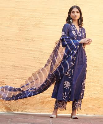 Jharokha Navy Blue With Peach Kurta-Sets 3