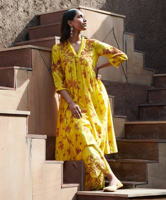 Gulab Bright Yellow And Maroon Kurta-Sets 1