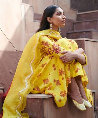 Gulab Bright Yellow And Maroon Kurta-Sets 3