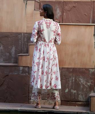 Gulab Ivory And Maroon Kurta-Sets 3