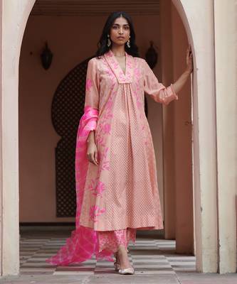 Jharokha Peach And Bright Pink Kurta-Sets 1