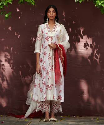 Gulab Ivory And Maroon Kurta-Sets 1