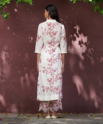 Gulab Ivory And Maroon Kurta-Sets 2