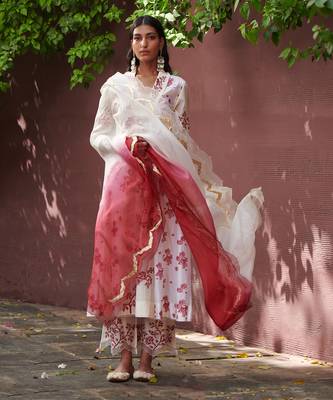 Gulab Ivory And Maroon Kurta-Sets 4