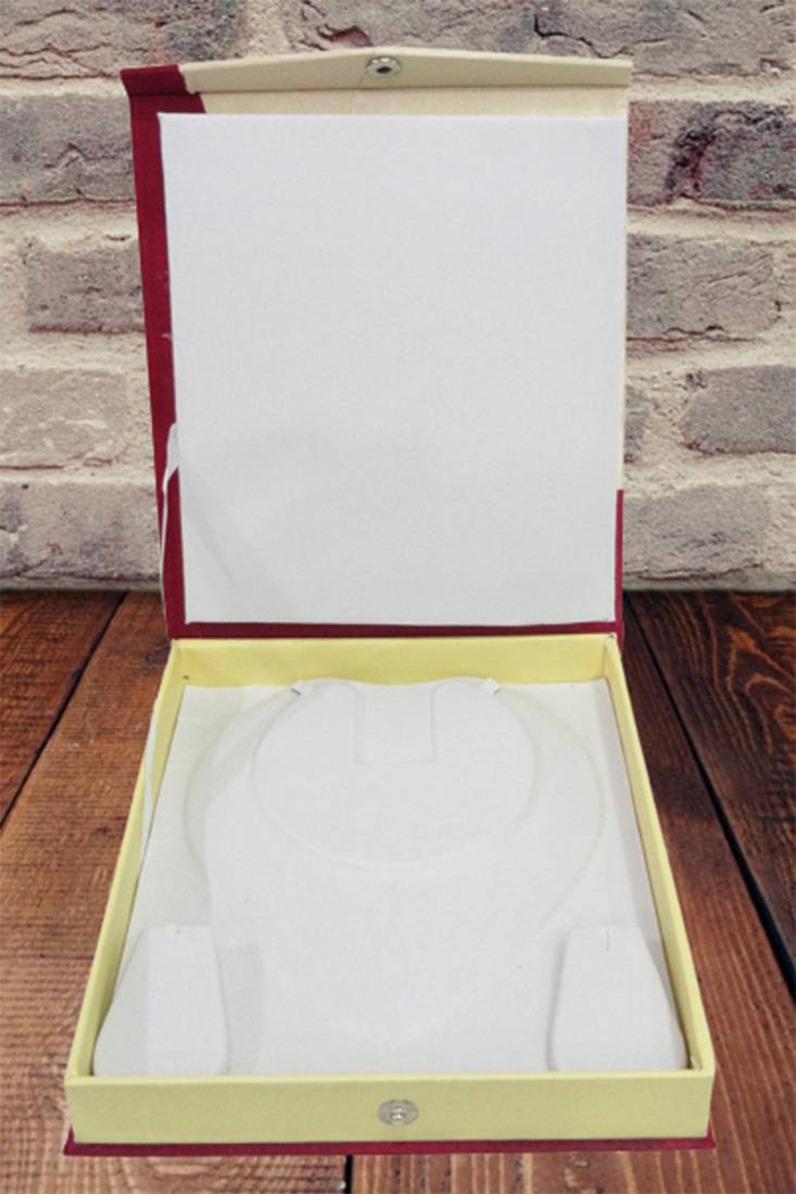 White jewellery-box