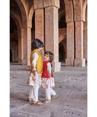 Floral Organza Kurta With Mukesh Chanderi Jacket Set 3