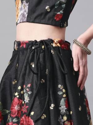 Black embroidered art silk semi stitched lehenga 5