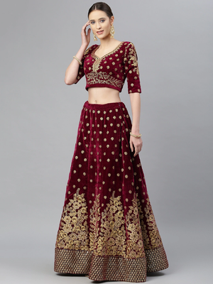Engaging Purple Zari, Sequins And Thread Embroidered Velvet Semi Stitched Dulhan Lehenga 3