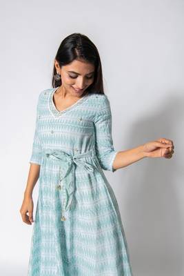 Green embroidered cotton ethnic-kurtis 3