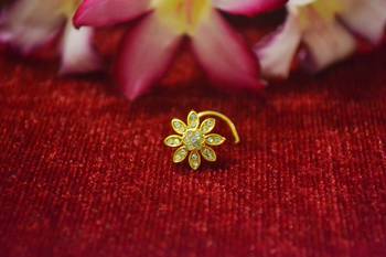Gold multi diamond designer sizzling nosering or nose pin 1