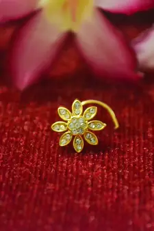 Gold multi diamond designer sizzling nosering or nose pin