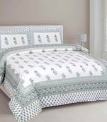 JAIPUR FABRIC English Green Pastel Cotton Double Bedsheet With 2 Pillow Covers