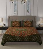 JAIPUR FABRIC Green Paisley Mandala Cotton Double Bedsheet With 2 Pillow Covers