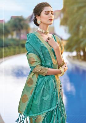 Green woven organza saree with blouse 2