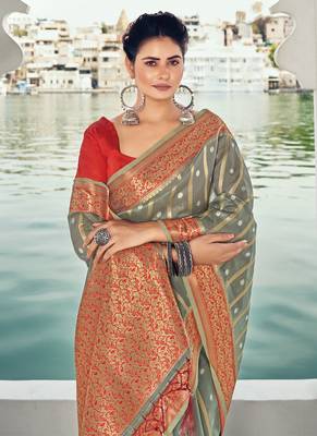 Grey Woven Organza Saree With Blouse 2