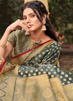 Grey woven organza saree with blouse 2