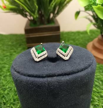 Green earrings 1