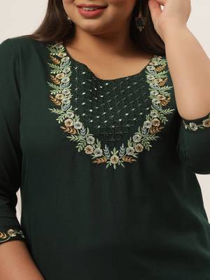 Green plain cotton kurtas-and-kurtis 4