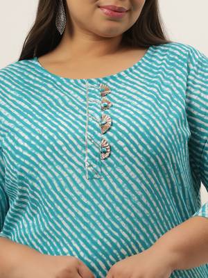Blue printed cotton kurtas-and-kurtis 4