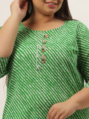 Green printed cotton kurtas-and-kurtis 4