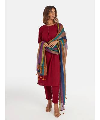 Suta Women's Maroon Pure Cotton Solid Kurta Set with Dupatta 4